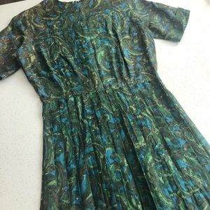Vintage 50’s Pleated Green Paisley Dress
